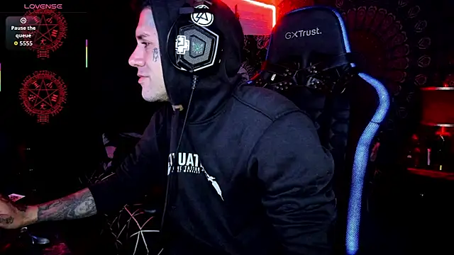 Snapshot of josh__ackerman chatting on 8, 10, 2025 josh ackerman online show from 8, 10, 2025