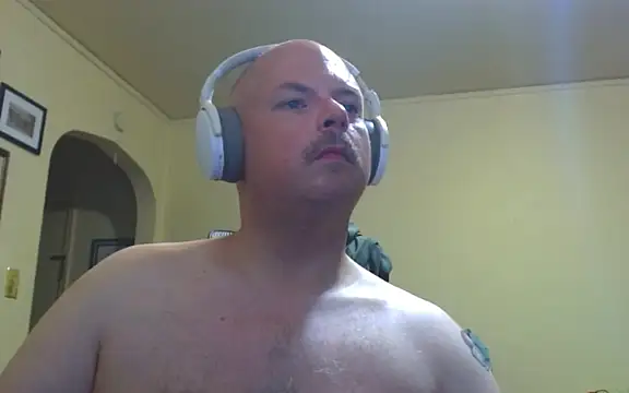 fuckmechuck online show from 13, 9, 2025