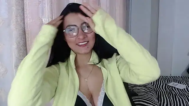 SavannaEvans001 online show from 6, 1, 2026