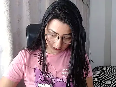 SavannaEvans001 online show from 5, 4, 2026