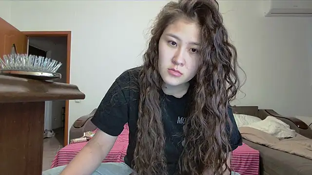 Snapshot of Riz_girl chatting on 11, 10, 2025 Riz girl online show from 11, 10, 2025