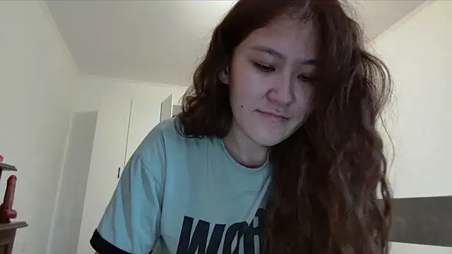 Snapshot of Riz_girl chatting on 2, 11, 2025 Riz girl online show from 2, 11, 2025