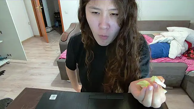 Snapshot of Riz_girl chatting on 28, 10, 2025 Riz girl online show from 28, 10, 2025