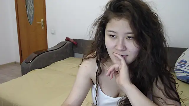 Snapshot of Riz_girl chatting on 24, 9, 2025 Riz girl online show from 24, 9, 2025