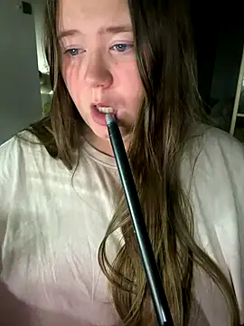 Snapshot of remirann_ chatting on 25, 11, 2025 remirann online show from 25, 11, 2025