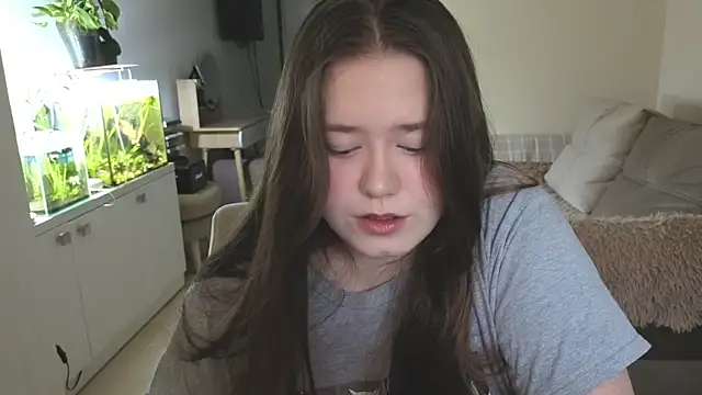 Snapshot of remirann_ chatting on 4, 12, 2025 remirann online show from 4, 12, 2025