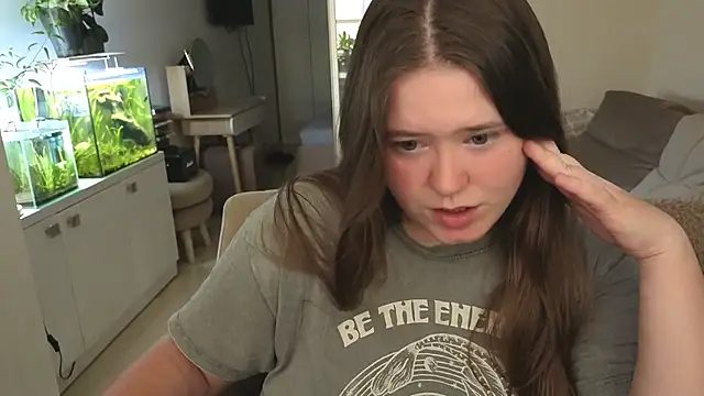 Snapshot of remirann_ chatting on 6, 11, 2025 remirann online show from 6, 11, 2025