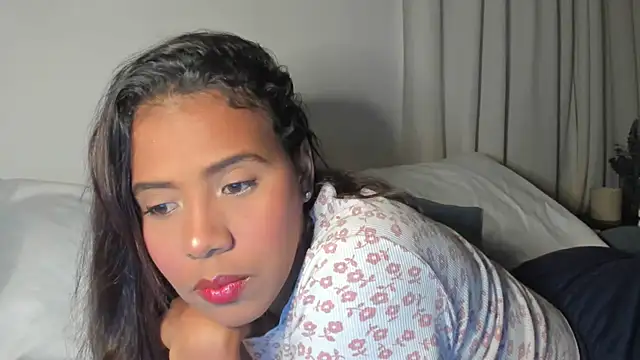 Snapshot of rosaaliiaa1 chatting on 7, 3, 2025 rosaaliiaa1 online show from 7, 3, 2025