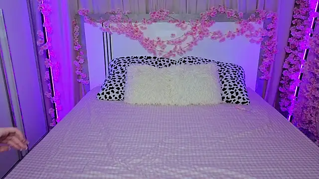 Snapshot of LilyStarlight chatting on 23, 4, 2026 LilyStarlight online show from 23, 4, 2026