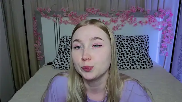 LilyStarlight online show from 2, 4, 2026