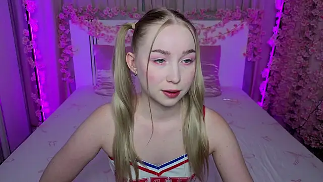 Snapshot of LilyStarlight chatting on 26, 6, 2026 LilyStarlight online show from 26, 6, 2026