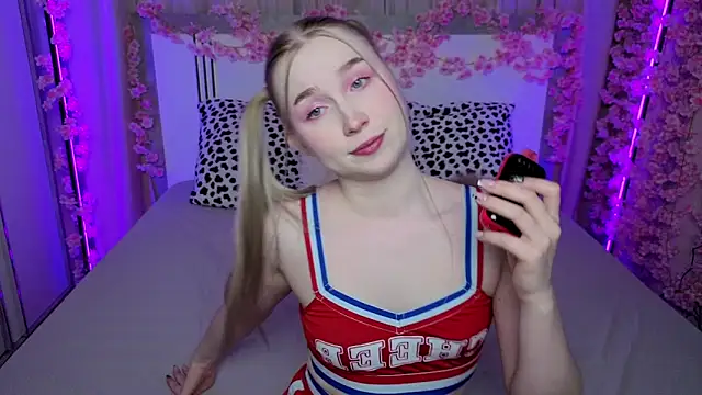 Snapshot of LilyStarlight chatting on 7, 5, 2026 LilyStarlight online show from 7, 5, 2026