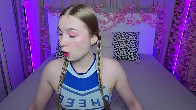 Snapshot of LilyStarlight chatting on 25, 5, 2026 LilyStarlight online show from 25, 5, 2026