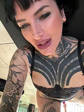 Snapshot of InkedBiitch chatting on 12, 3, 2025 InkedBiitch online show from 12, 3, 2025