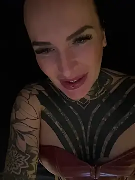 Snapshot of InkedBiitch chatting on 24, 12, 2024 InkedBiitch online show from 24, 12, 2024
