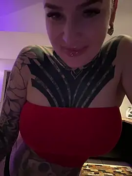 Snapshot of InkedBiitch chatting on 10, 2, 2025 InkedBiitch online show from 10, 2, 2025