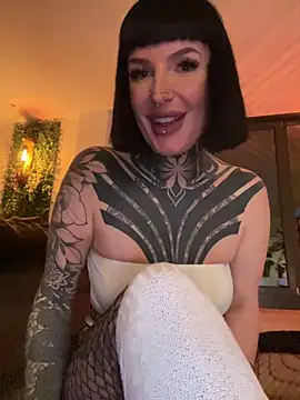 Snapshot of InkedBiitch chatting on 1, 3, 2025 InkedBiitch online show from 1, 3, 2025