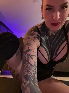 Snapshot of InkedBiitch chatting on 9, 2, 2025 InkedBiitch online show from 9, 2, 2025