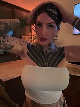 Snapshot of InkedBiitch chatting on 1, 2, 2025 InkedBiitch online show from 1, 2, 2025