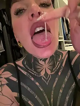 Snapshot of InkedBiitch chatting on 3, 2, 2025 InkedBiitch online show from 3, 2, 2025