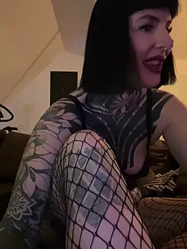 Snapshot of InkedBiitch chatting on 9, 3, 2025 InkedBiitch online show from 9, 3, 2025