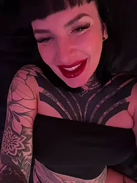 Snapshot of InkedBiitch chatting on 13, 12, 2024 InkedBiitch online show from 13, 12, 2024