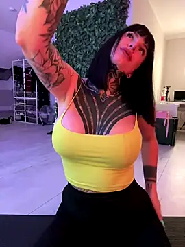 Snapshot of InkedBiitch chatting on 5, 12, 2024 InkedBiitch online show from 5, 12, 2024