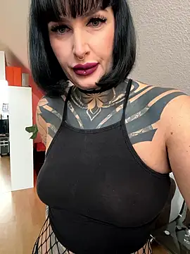 InkedBiitch online show from 12, 1, 2026