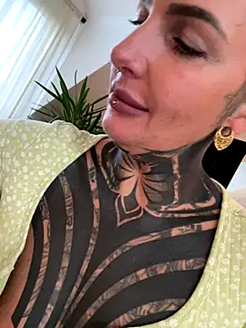 InkedBiitch online show from 25, 10, 2025