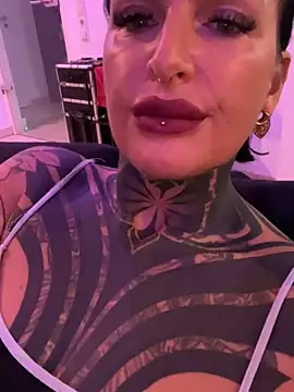 Snapshot of InkedBiitch chatting on 8, 10, 2025 InkedBiitch online show from 8, 10, 2025