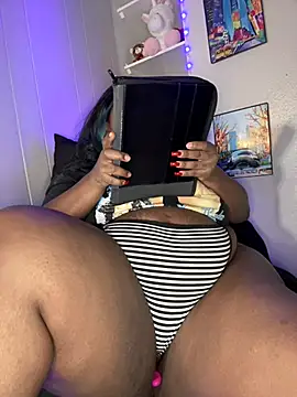 Snapshot of NikkiNoelanii chatting on 24, 2, 2025 NikkiNoelanii online show from 24, 2, 2025