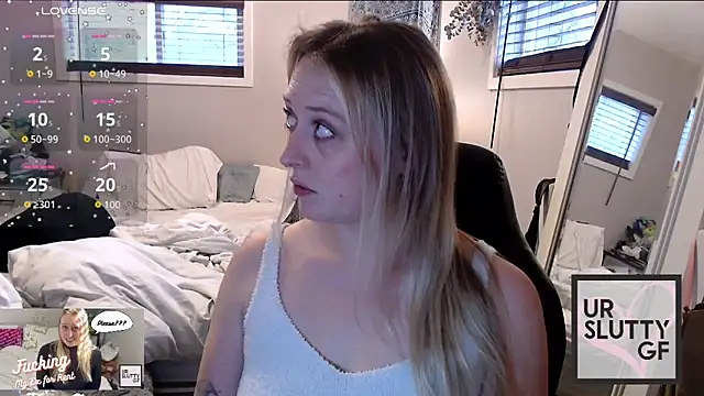 Snapshot of ursluttygf chatting on 17, 12, 2024 ursluttygf online show from 17, 12, 2024