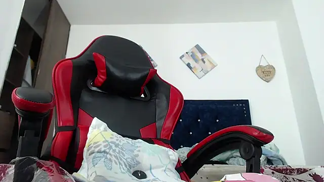 QueenSquirt  online show from 12, 10, 2025