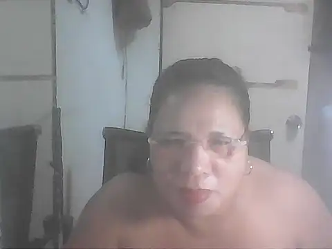 Snapshot of hotwet_mama4uxx chatting on 11, 10, 2025 hotwet mama4uxx online show from 11, 10, 2025