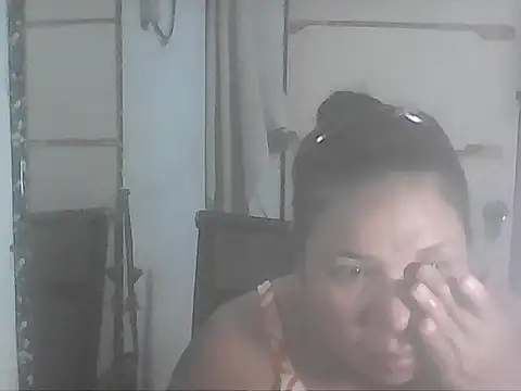 Snapshot of hotwet_mama4uxx chatting on 12, 11, 2025 hotwet mama4uxx online show from 12, 11, 2025