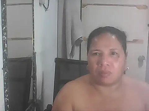Snapshot of hotwet_mama4uxx chatting on 23, 11, 2025 hotwet mama4uxx online show from 23, 11, 2025