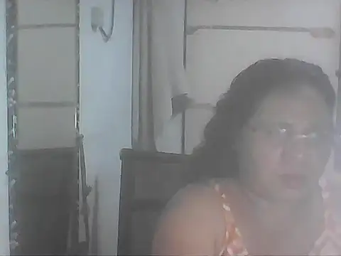 Snapshot of hotwet_mama4uxx chatting on 11, 11, 2025 hotwet mama4uxx online show from 11, 11, 2025