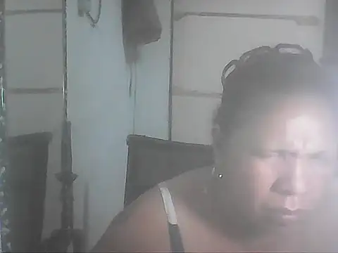 Snapshot of hotwet_mama4uxx chatting on 4, 10, 2025 hotwet mama4uxx online show from 4, 10, 2025