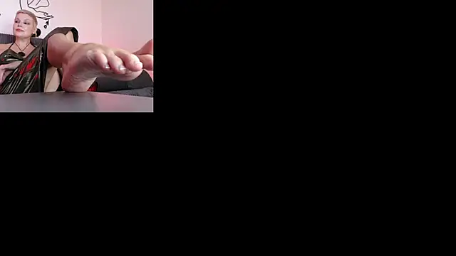 Snapshot of MadameKatrina chatting on 24, 4, 2026 MadameKatrina online show from 24, 4, 2026
