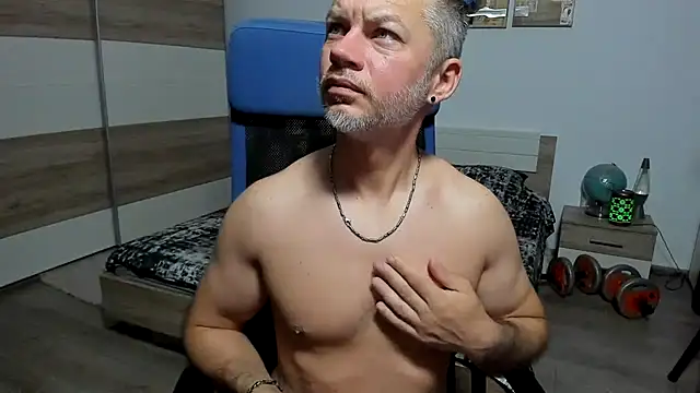 Snapshot of RobbyShawz chatting on 4, 7, 2026 RobbyShawz online show from 4, 7, 2026