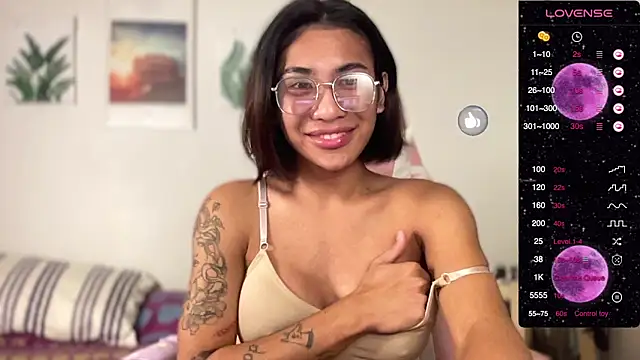 Snapshot of Alaia_Pope chatting on 4, 2, 2025 Alaia Pope online show from 4, 2, 2025