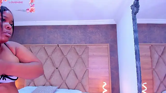 Snapshot of Rianamanson chatting on 3, 11, 2025 Rianamanson online show from 3, 11, 2025