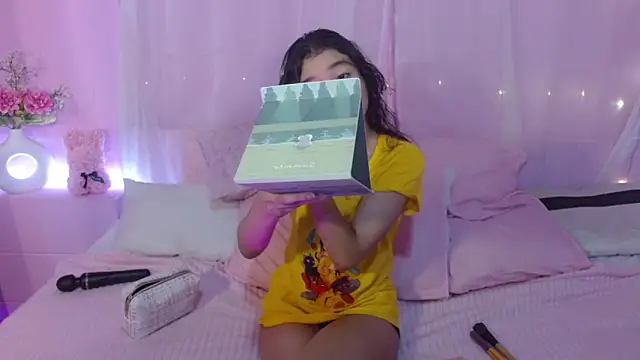 Snapshot of Sweetcristin chatting on 9, 6, 2026 Sweetcristin online show from 9, 6, 2026