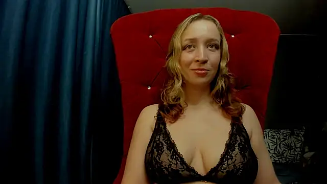 Snapshot of Eva_Rikchter chatting on 14, 10, 2025 Eva Rikchter online show from 14, 10, 2025