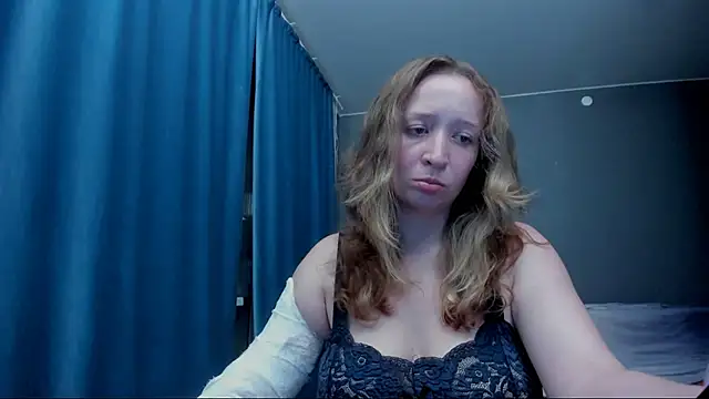 Snapshot of Eva_Rikchter chatting on 4, 7, 2026 Eva Rikchter online show from 4, 7, 2026