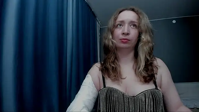Snapshot of Eva_Rikchter chatting on 3, 7, 2026 Eva Rikchter online show from 3, 7, 2026