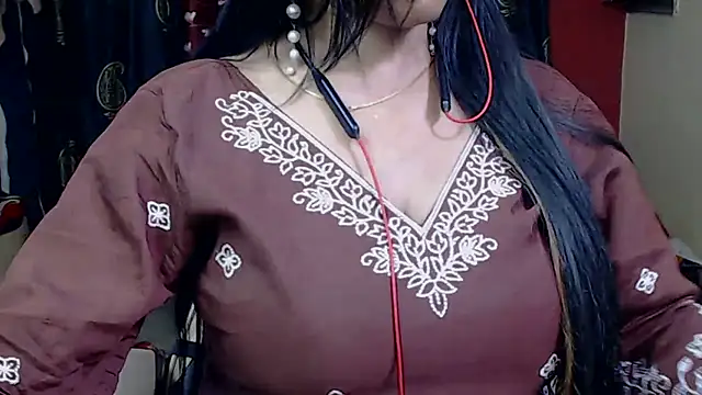 Snapshot of Naiaa-mylove chatting on 24, 9, 2025 Naiaa-mylove online show from 24, 9, 2025