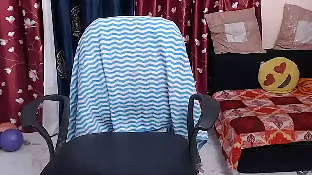 Snapshot of Naiaa-mylove chatting on 15, 6, 2026 Naiaa-mylove online show from 15, 6, 2026