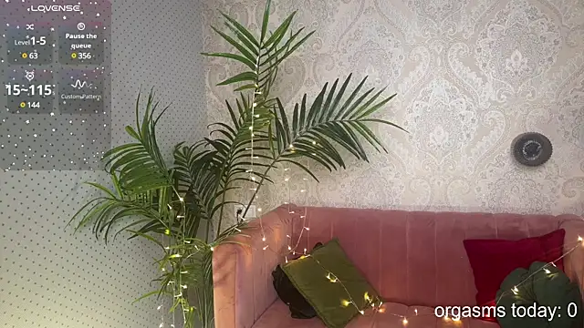 01 lili 01 online show from 30, 12, 2024