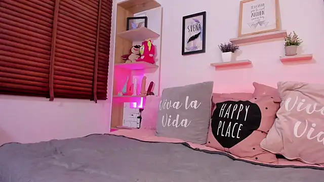 Snapshot of Nata_Villalobos chatting on 8, 5, 2026 Nata Villalobos online show from 8, 5, 2026